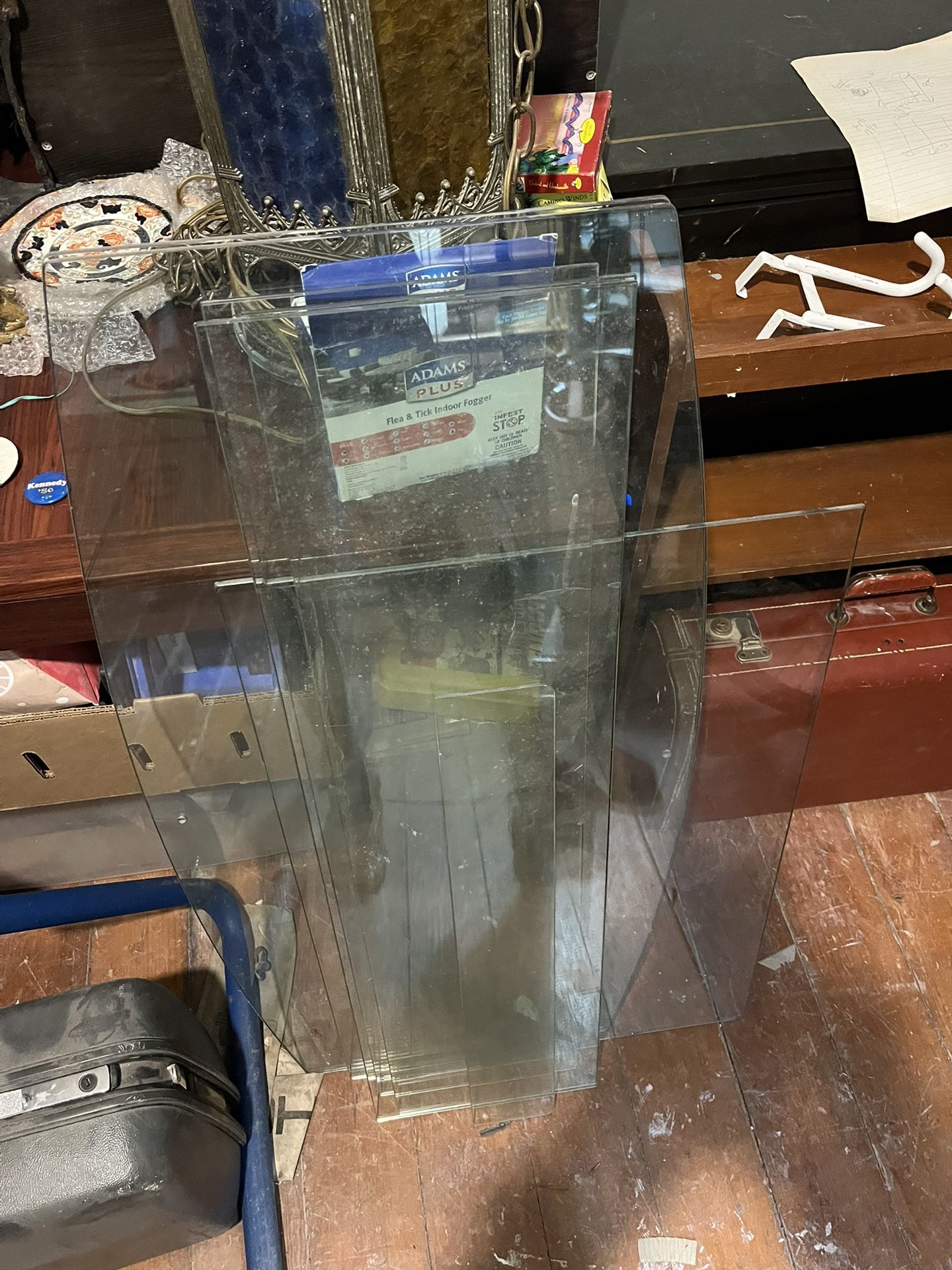 Random Pieces of Glass Shelving (Different Sizes)