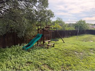 Free Playset- Must Pick Up