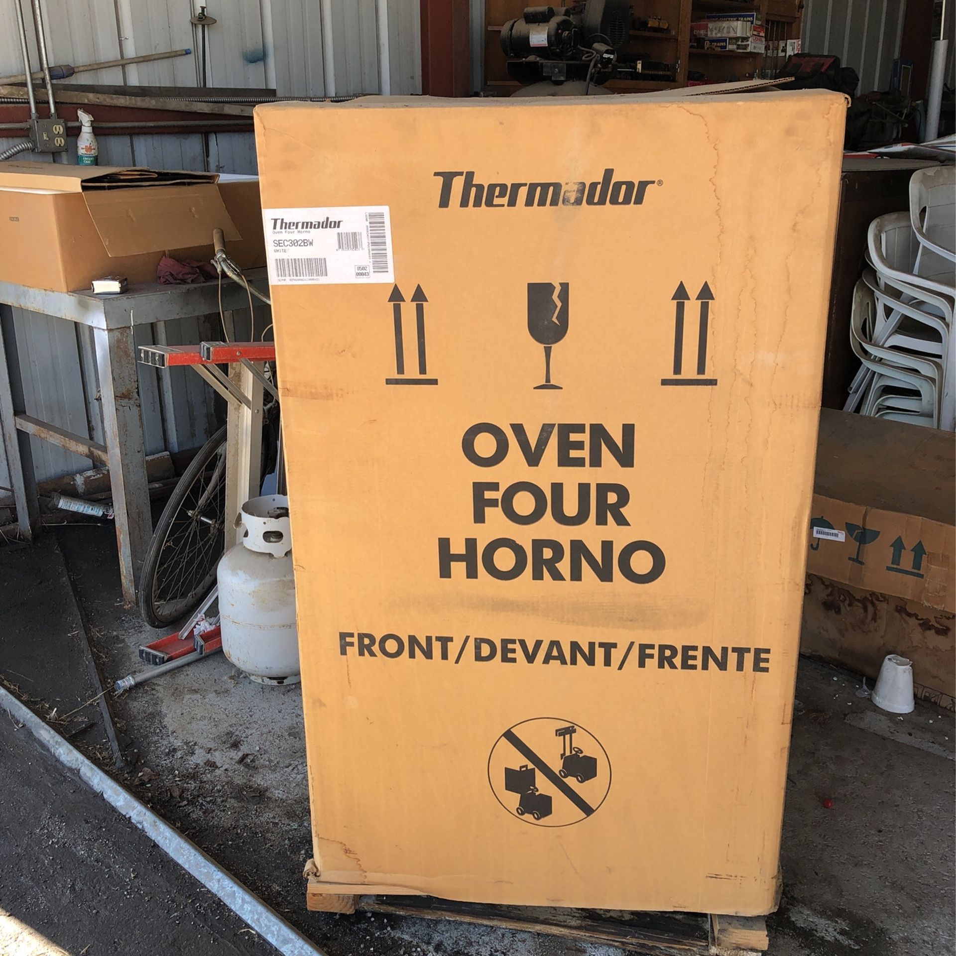 Thermador 30” Double Ovens - New!