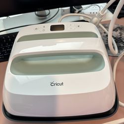 Cricut Vinyl Press