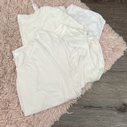 Size Medium Tshirts / 4 White 