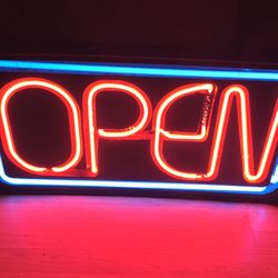 OPEN NEON SIGN