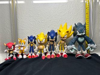 Sonic the Hedgehog 7 Figure Lot