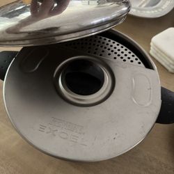 Like New Cooking Pot (Retails for $225)