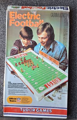 VINTAGE 1980 TUDOR ELECTRIC NFL FOOTBALL GAME ALL PIECES PRESENT AND WORKING CONDITION
