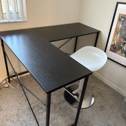 L-Shaped Desktop + Chair 