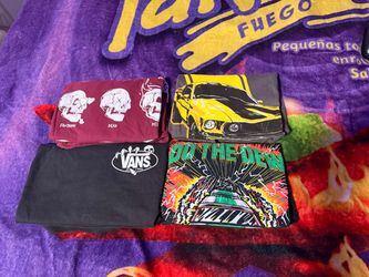 4 pack of Large Graphic T-shirts