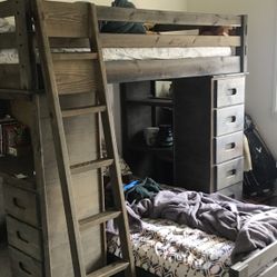 Bunkbeds with built in desk