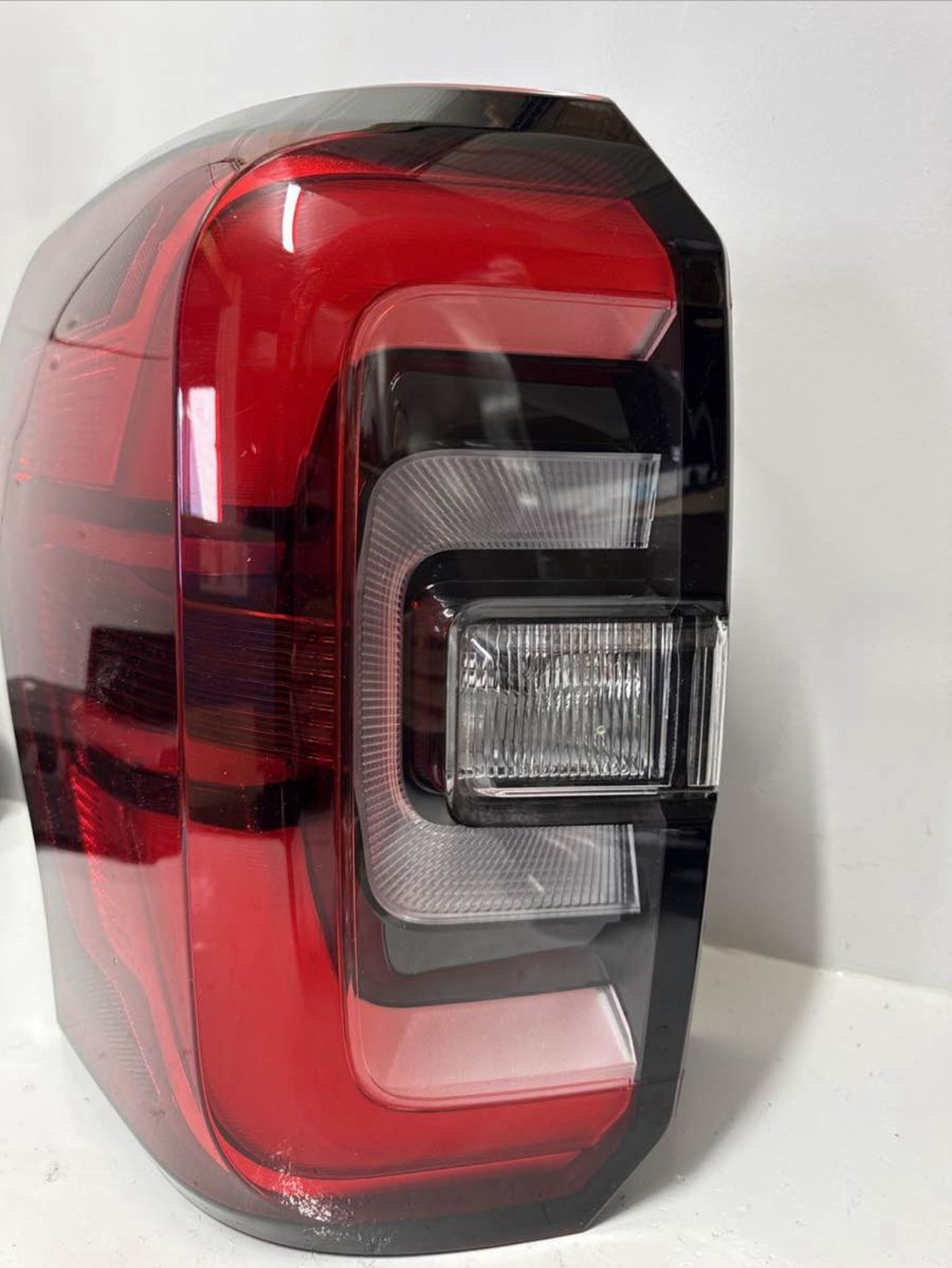2024 FORD EXPEDITION REAR LEFT DRIVER SIDE TAILLIGHT ASSEMBLY OEM nl1b-13b505-bd