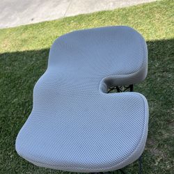 Seat cushion