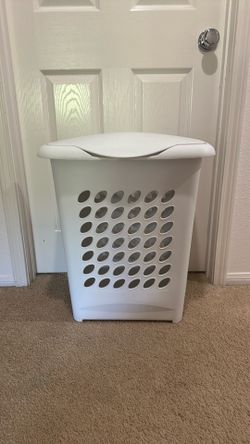 Laundry hamper