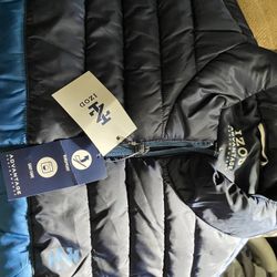 New With Tags IZOD size Large Winter Vest , Never Worn 