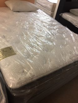 Queen set blue gel pillow top set