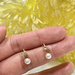 18k Gold Earring With Akoya Pearl 