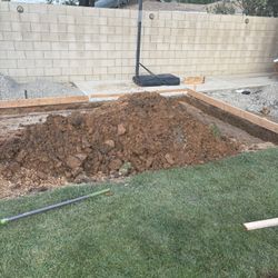 Free dirt Corona Area 92882