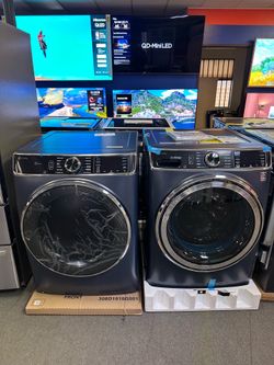 GE Profile Brand New Washer and Gas Dryer Large Capacity Set