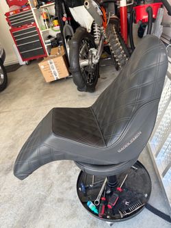 Saddle man step up seat low rider s/st