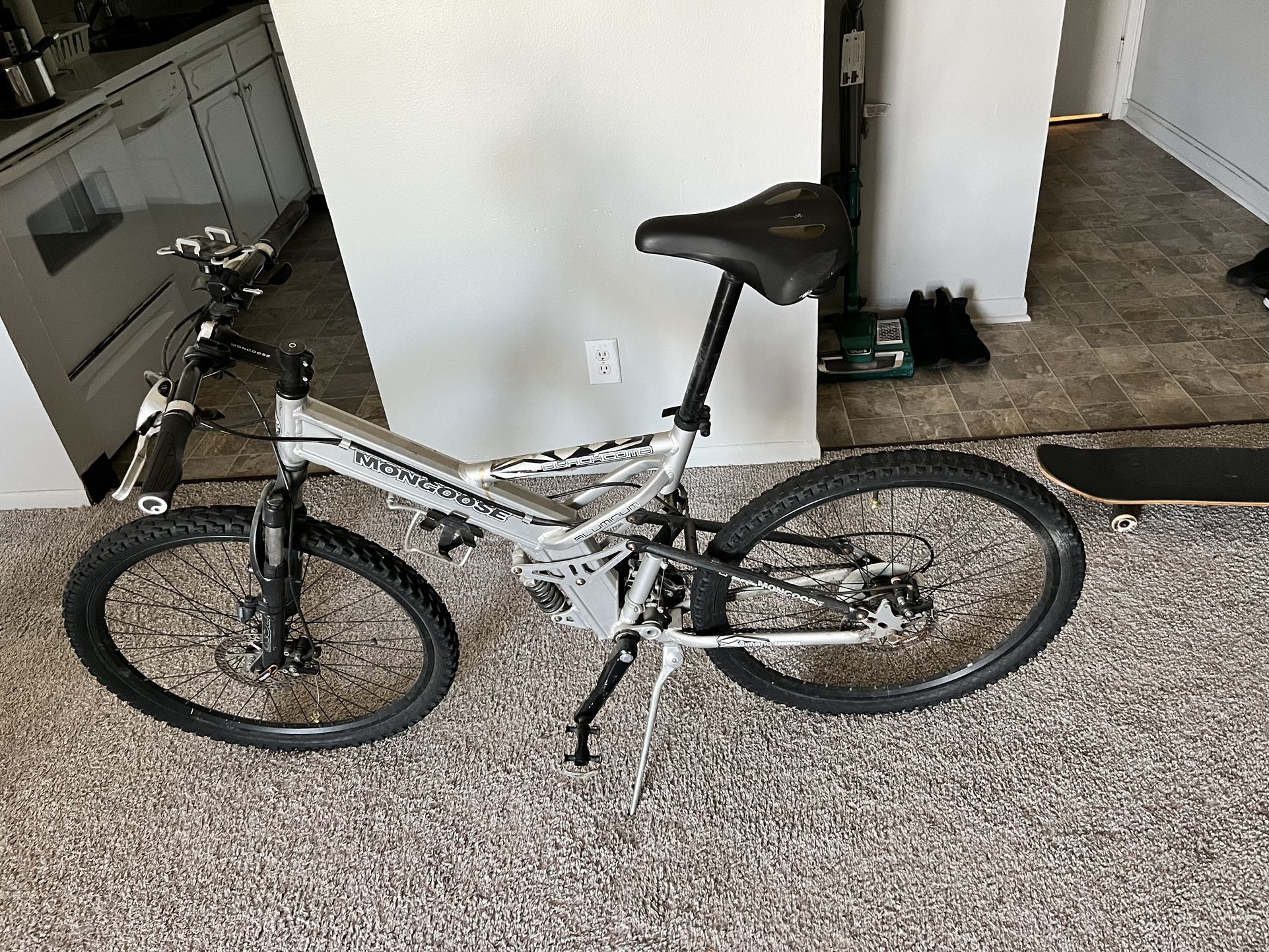 Mongoose Blackcomb Mountain Bike in Good Condition for Sale in East Lansing MI OfferUp