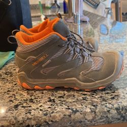 Merrell Boys/girls Hiking Boots Size 2 