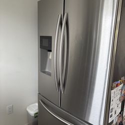 Samsung Stainless Steel Refrigerator – Model RF263TEAESR – Working