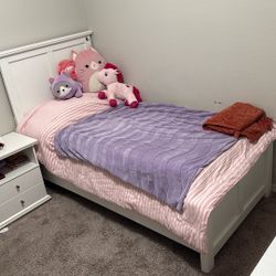 Twin Bed With Box Mattress And Make Up Desk