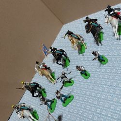 Britains Deetail Toy Soldier set of 14