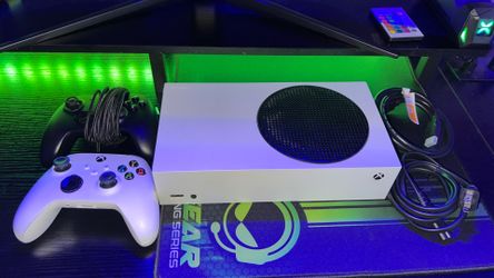 Xbox Series S 512GB + 2 Controllers – Like New