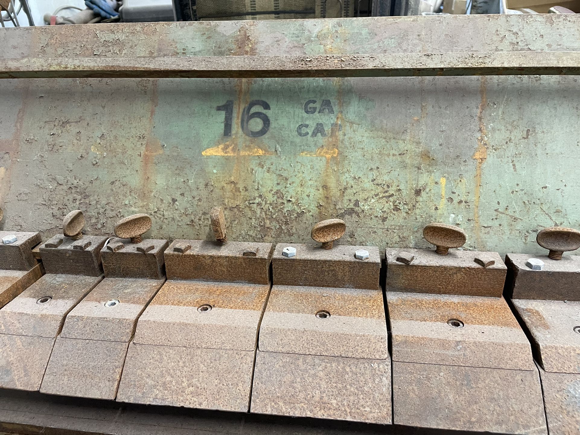 Chicago Sheet Metal Finger Brake & Box Machine Light industrial equipment & Tools