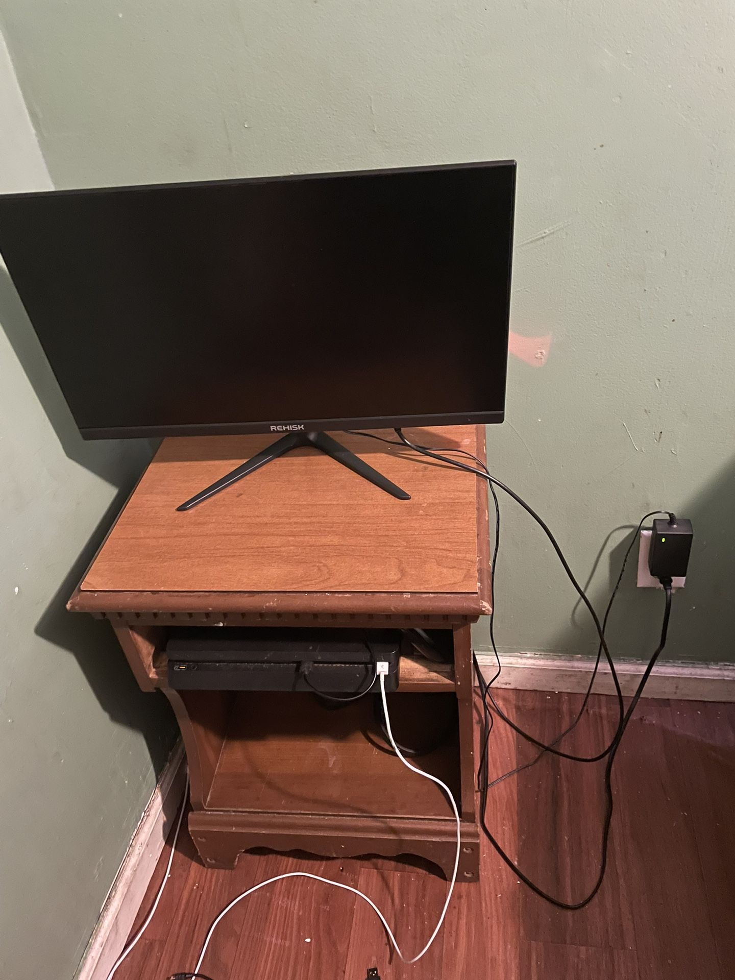 PS4 And Gaming Monitor Controller Included For Just 150$