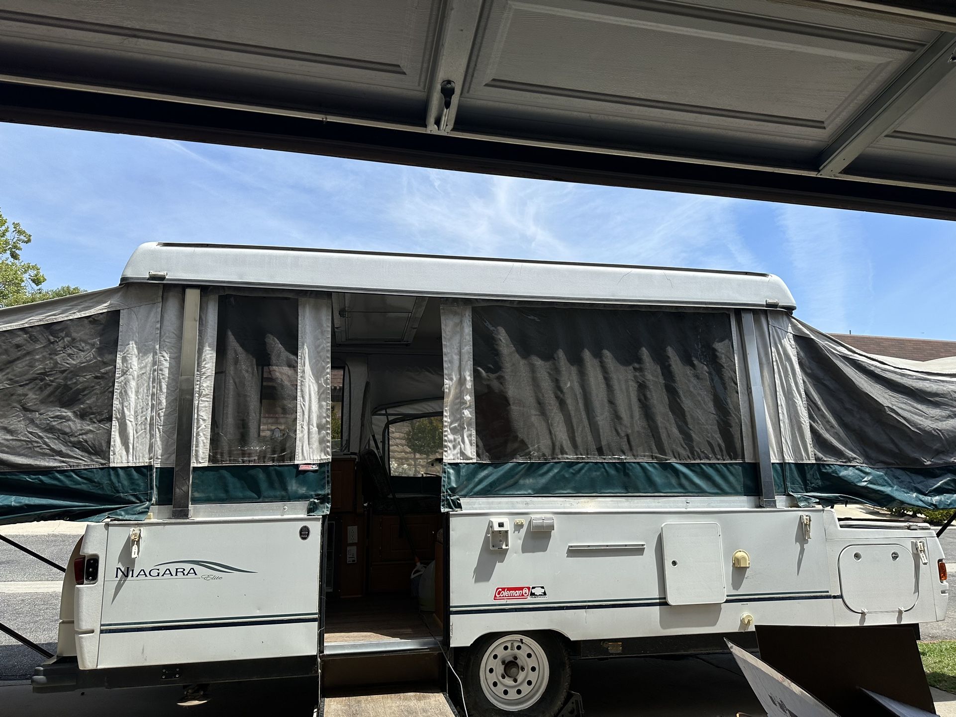 Pop Up Camper