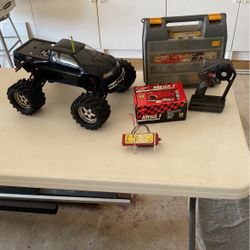T-Maxx Remote Control 4x4 Gas Truck