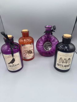 4 Potion display bottles