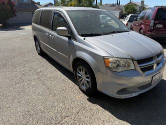 Dodge Grand Caravan Silver Minivan obo