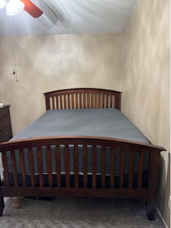 Queen bedroom set with mattress