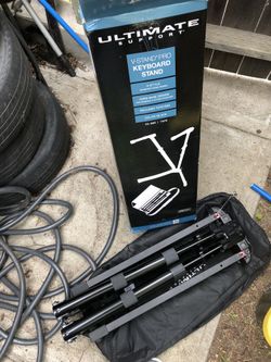 Ultimate Support v-Stand pro Keyboard Stand Needs Repair 