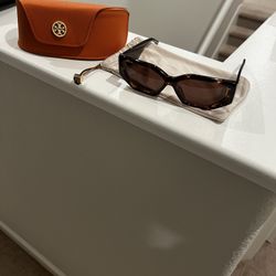 Tory Burch Sunglasses Like New 