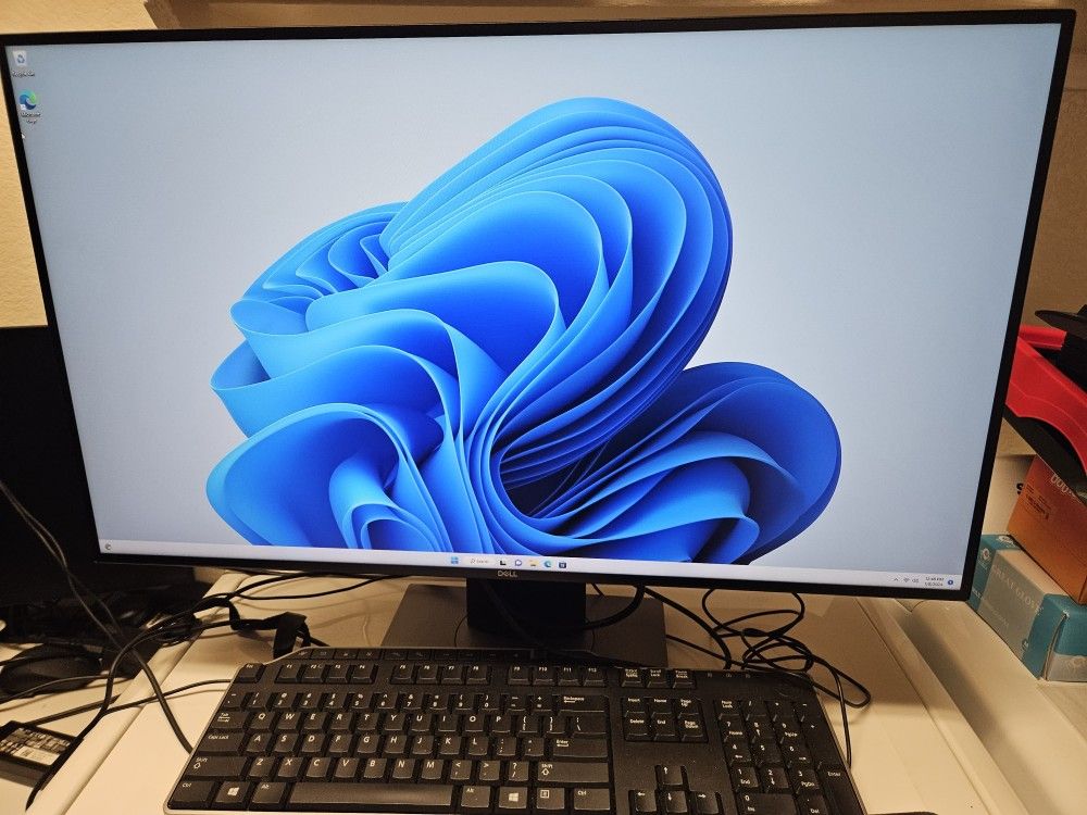 Dell 27" 2.2k AIO All-in-ONE Year 2021
