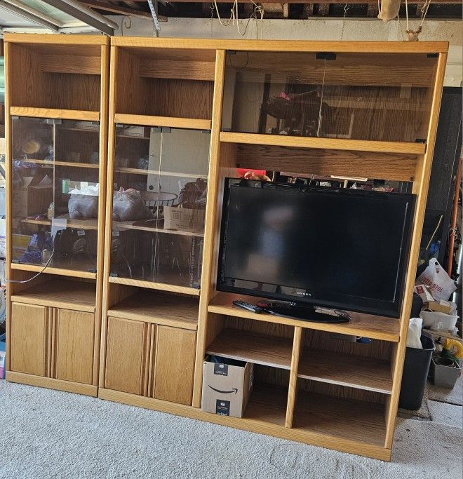 SOLID OAK ENTERTAINMENT CENTER AND 42" TV