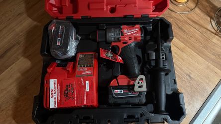 M18 Fuel Drill Set W/ 2 5.0 Batteries