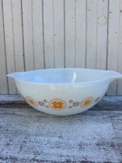 Vtg Pyrex Town Country large Cinderella bowl