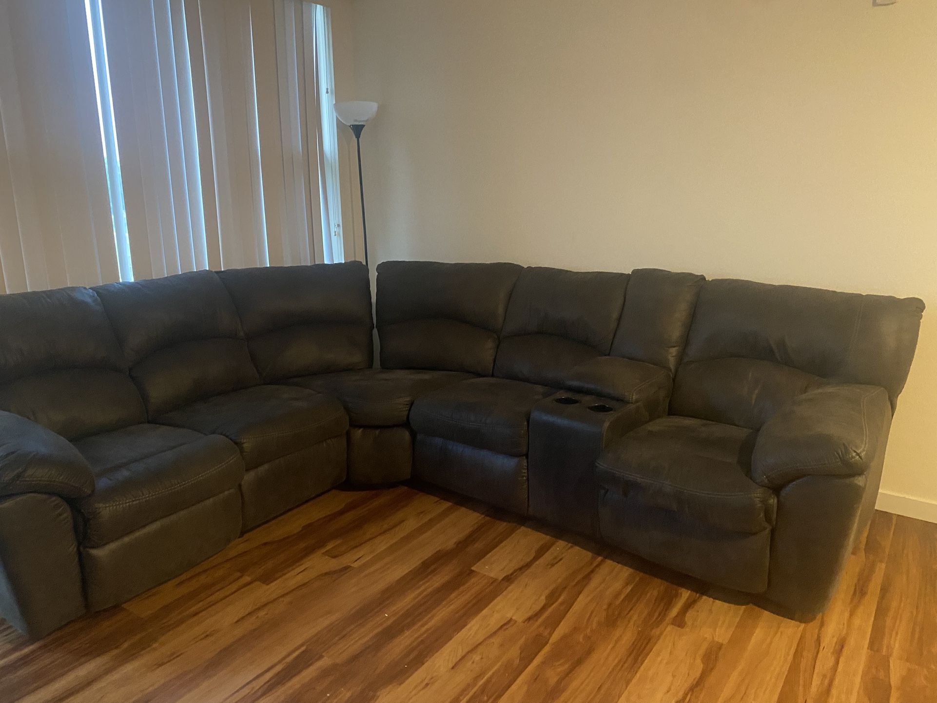 NICE COUCH