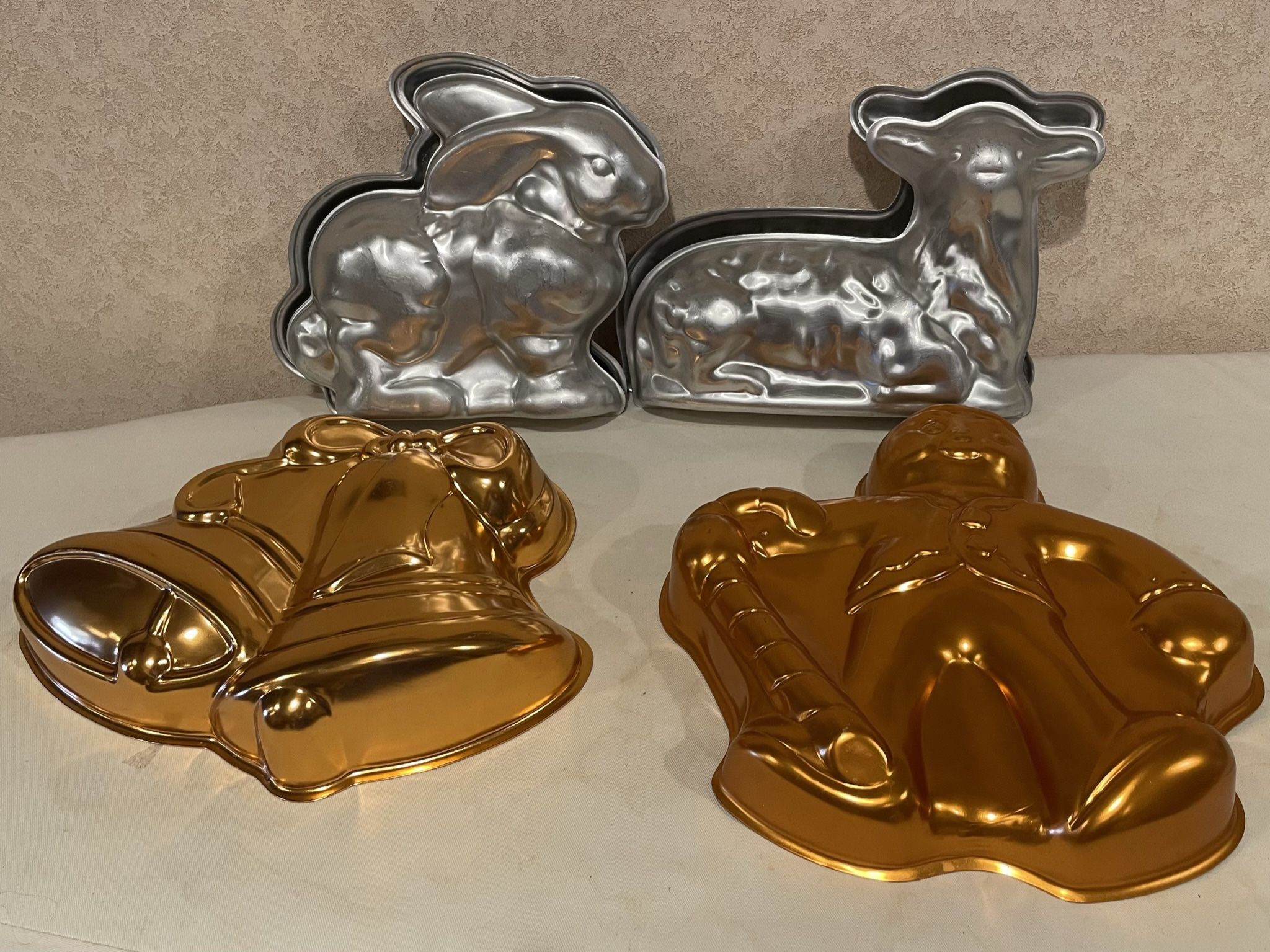 2 Christmas Cake Baking Molds - Plus 2 Others