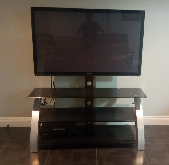 Television De 46 Pulgadas Con Mesa TV with table color black with gray