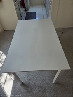 Selling Dining Table only  >Need to sell ASAP due to moving! 🚨 > $50