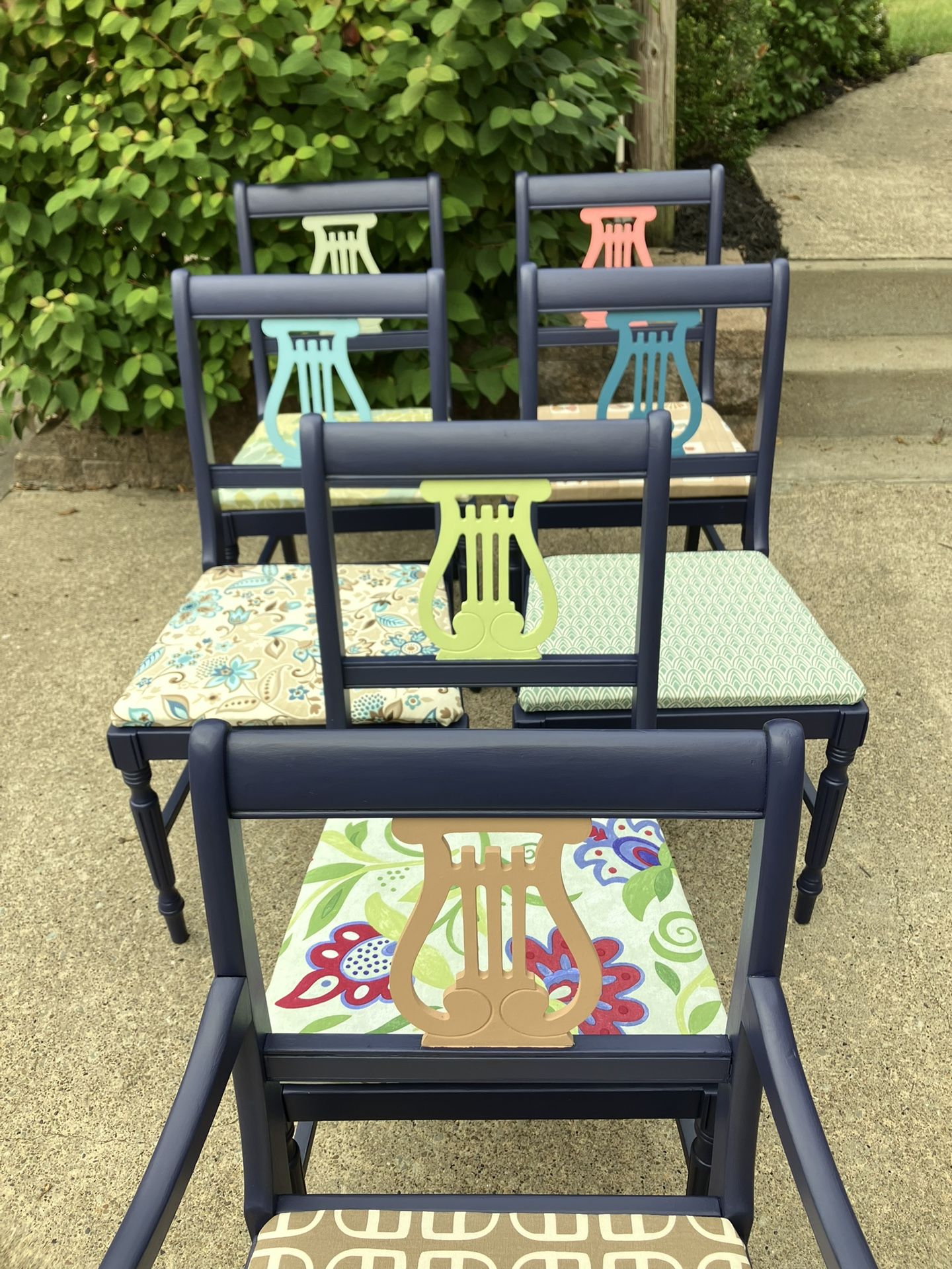 Vintage Wooden Chairs - 6/$150.00 (free curb/driveway delivery within 10 miles)