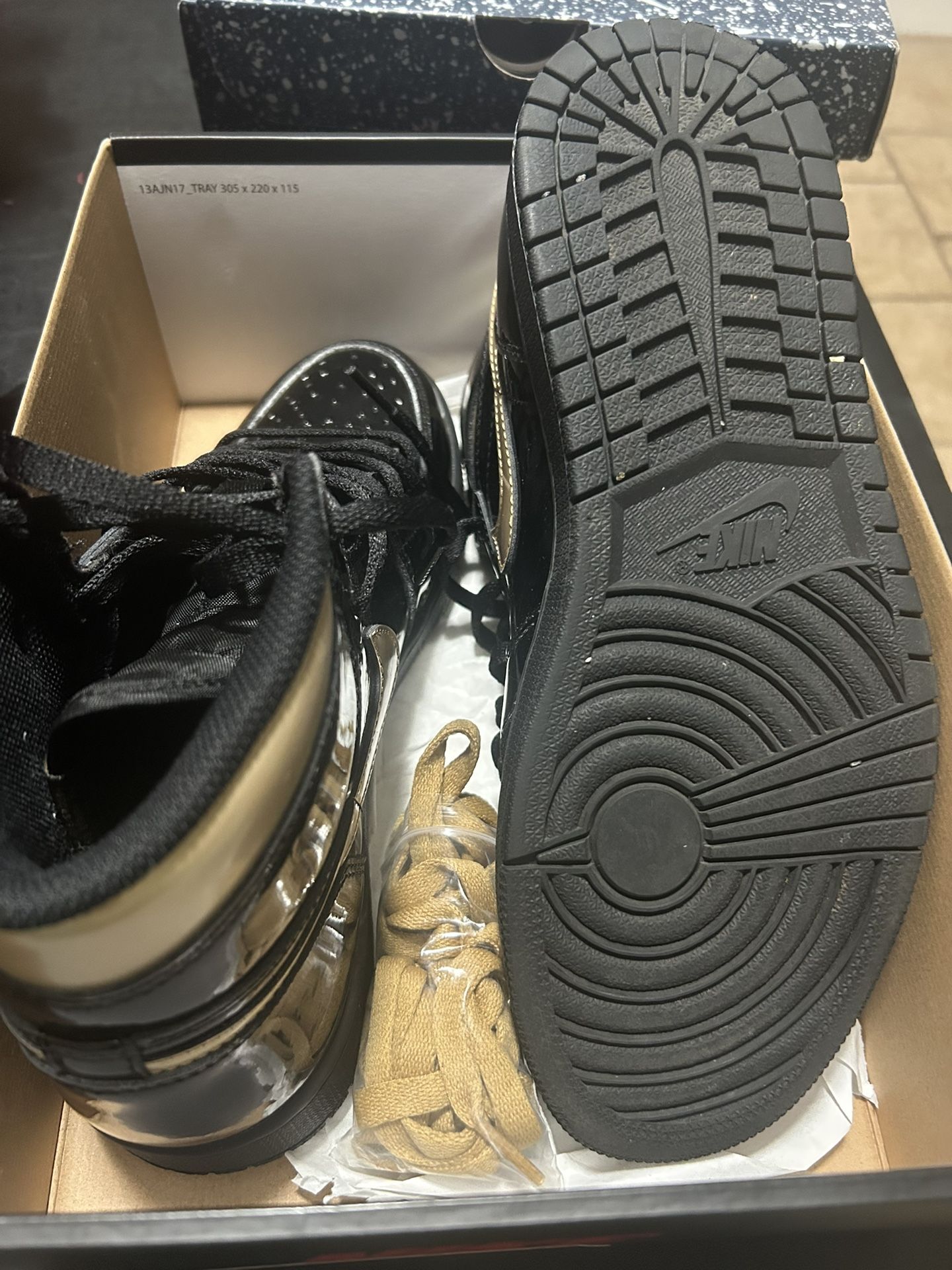 Air Jordan 1 Retro Shoes