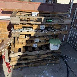 Free Pallets In Arleta 