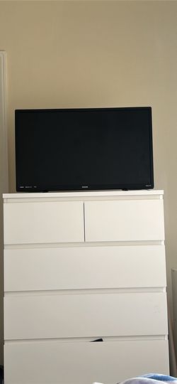 Dresser & Bedside table + TV