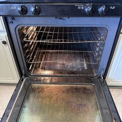Frigidaire 30 inch freestanding 4 burner gas stove