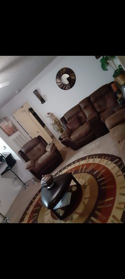 Nice beautiful big area rug